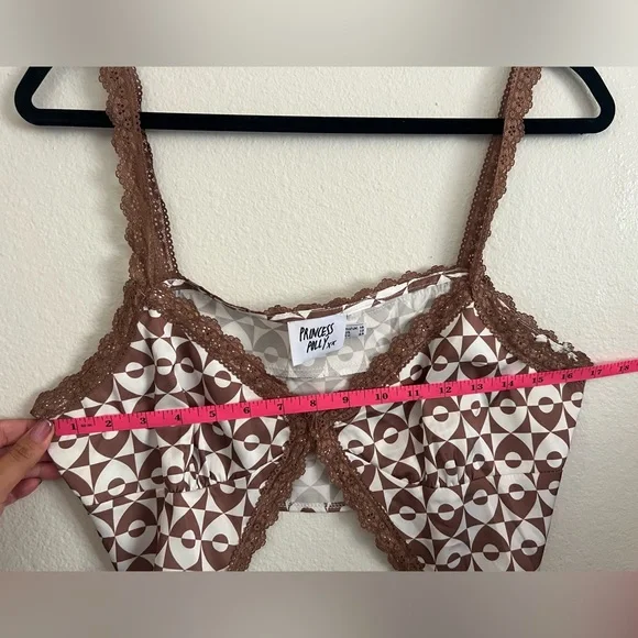 Princess Polly Retro Printed Crop Top - Picture 3 of 4